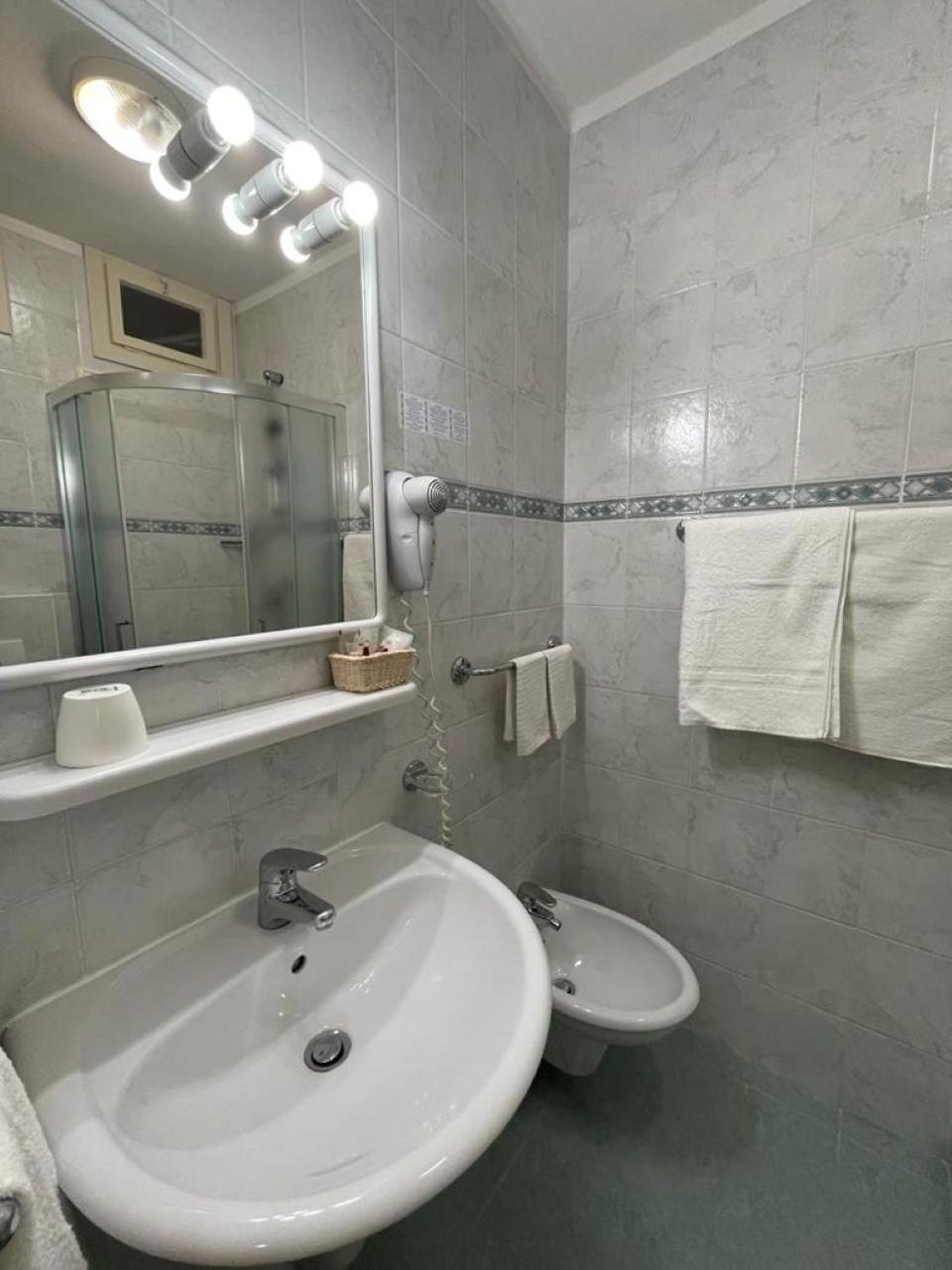 Hotel Stiefel Lignano Sabbiadoro Cameră foto
